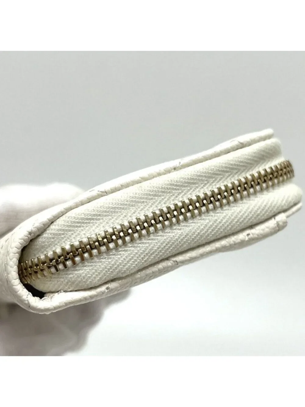 Chanel Coin Case Classic Zip Caviar Leather White